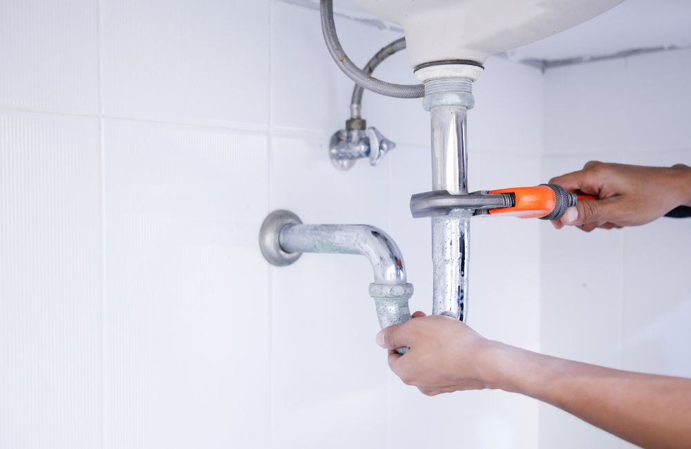What Are the Common Signs of Plumbing Problems?